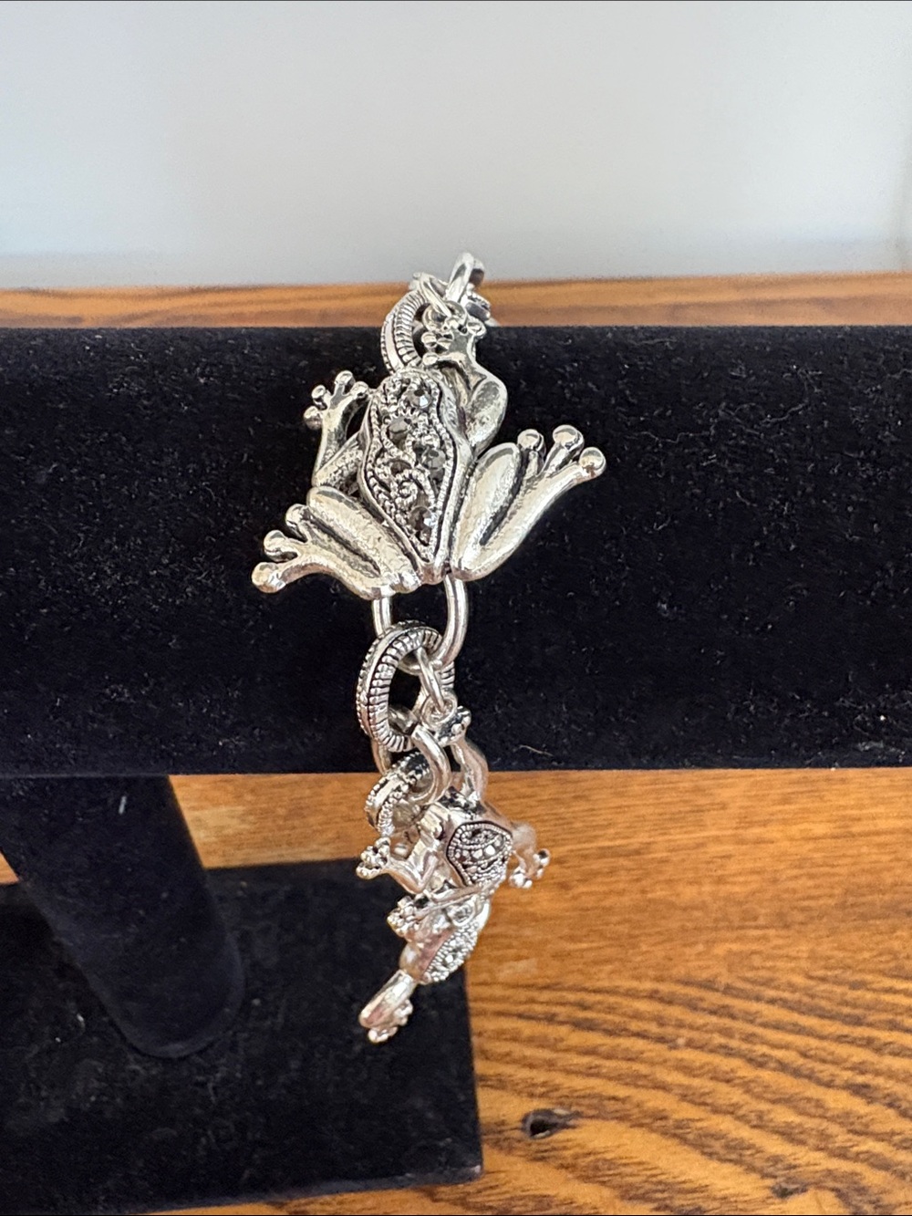 Silver Tone Frog Link Bracelet - Toggle Clasp